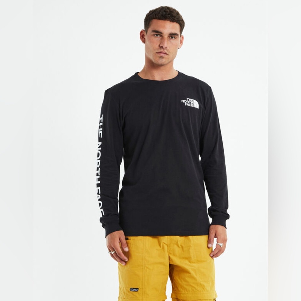 THE NORTH FACE TNF White/Black Tee Graphic Logo Sleeve Detail Size S